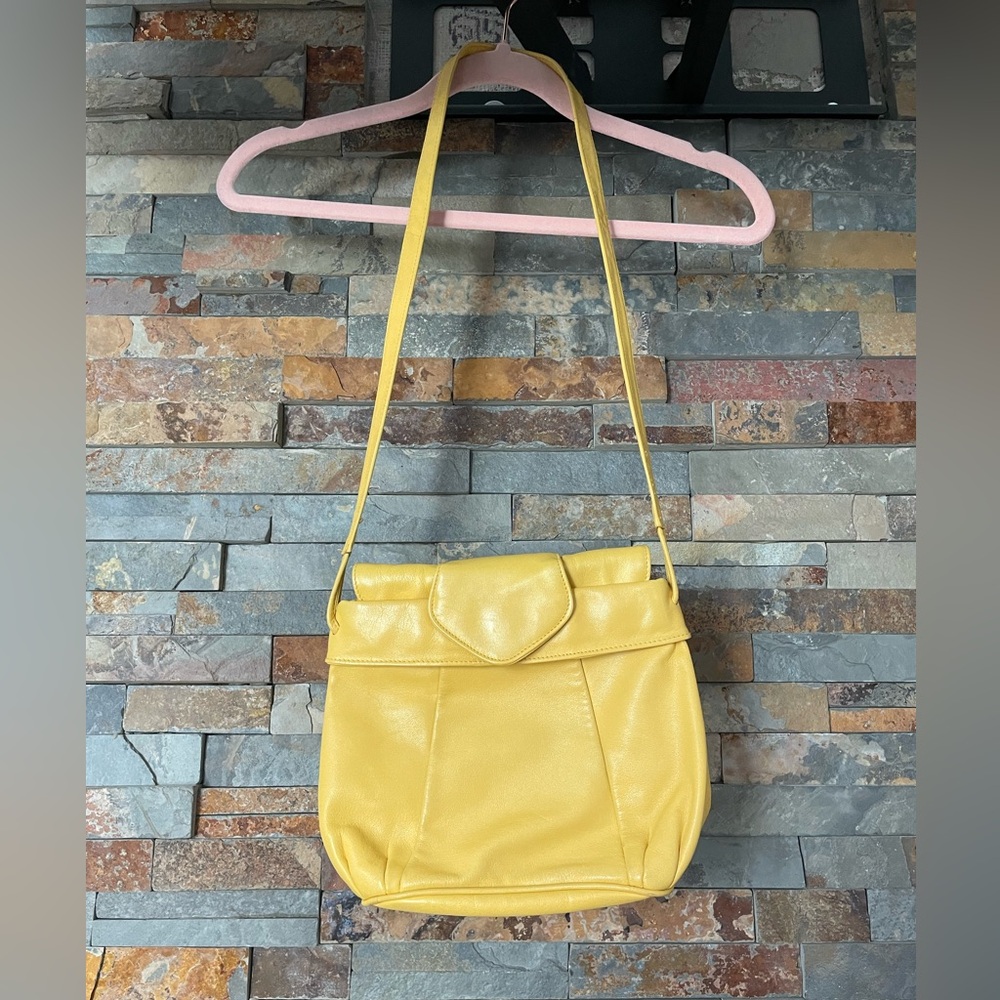 70’s vintage leather bag in yellow